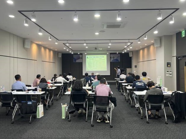 250922 서산시의회 의정연수부산 송도 2 최태리 팀장.jpg